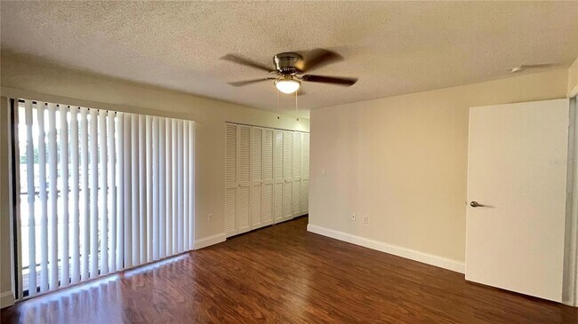 Building Photo - 892 Sunridge Dr