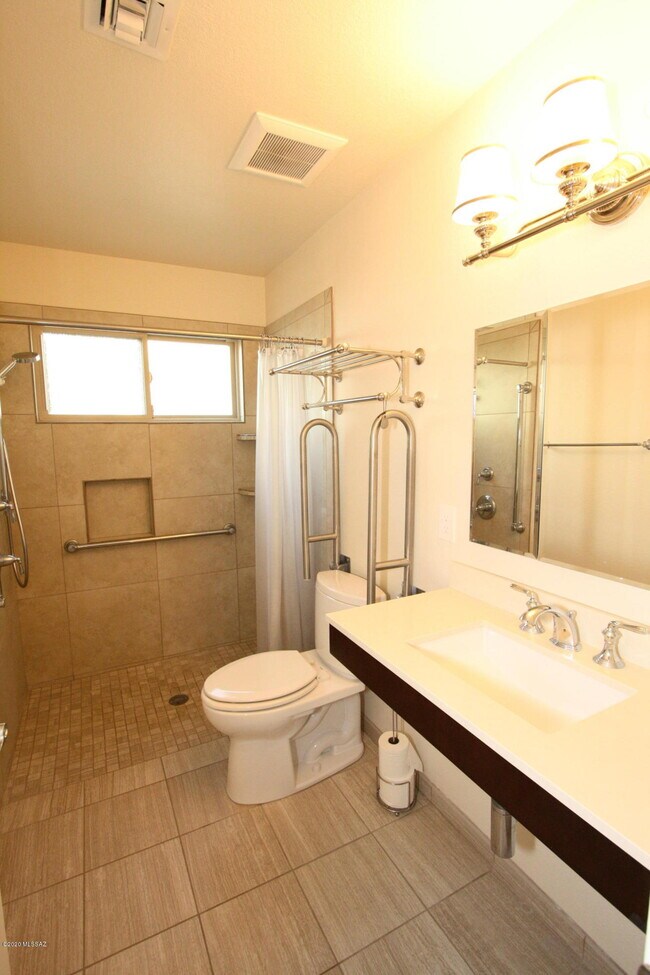Building Photo - 2683 W Fanbrook Rd