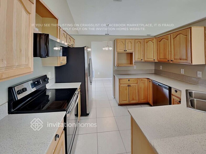 Building Photo - 12513 Belrose Ave
