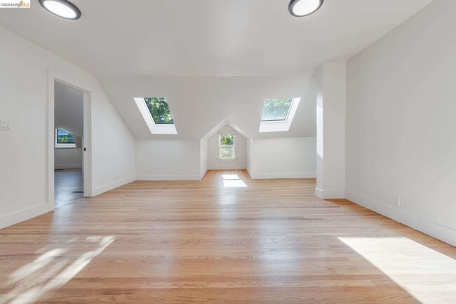 Building Photo - 1238 12th St