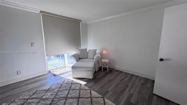 Building Photo - 903 NE 27th Ave