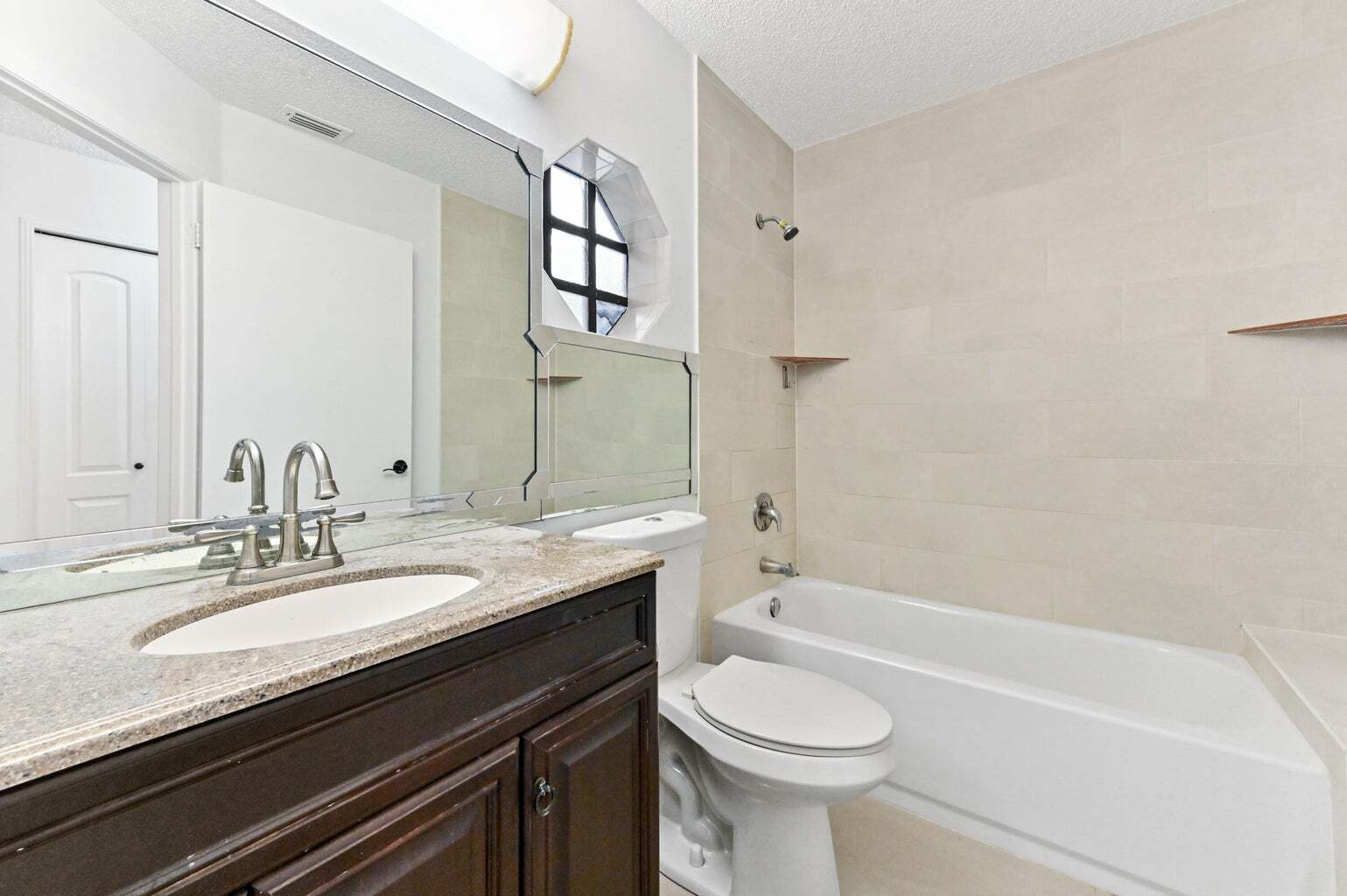 Building Photo - 5421 Helene Cir