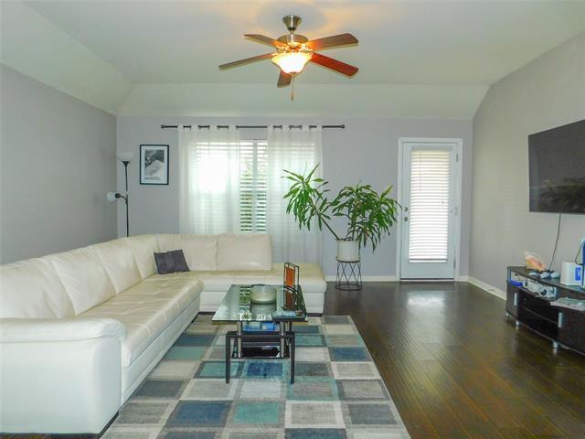 Building Photo - 2020 Jasmine Valley Drive