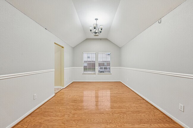 Building Photo - 15114 Magnoliabough Pl