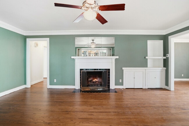 Building Photo - 2608 Highview Terrace