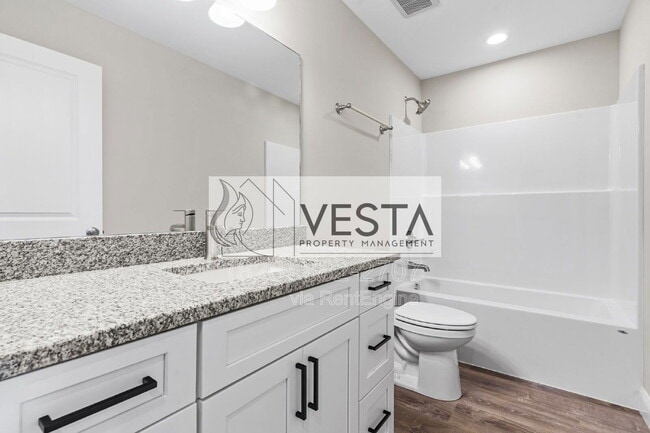 Building Photo - 474 Hague Dr