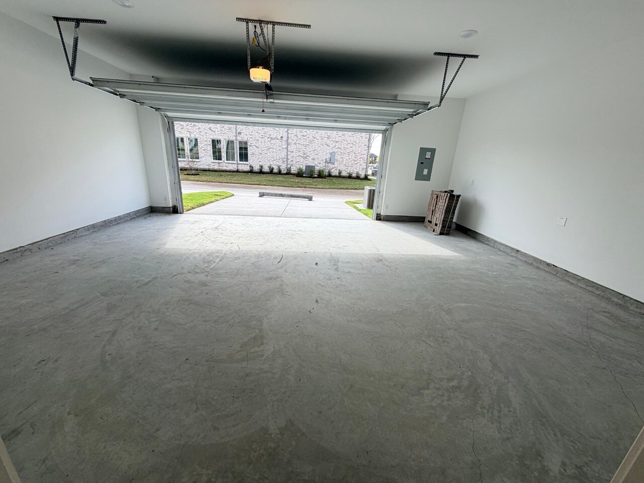 Garage (leads to trail) - 4809 Lunker St