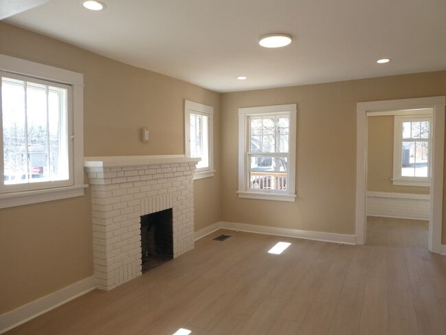 Building Photo - 2 Bed 1.5 Bath House near Boone Hospital