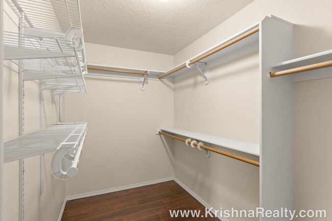 Building Photo - Lovely 4 BD | 3 BA | Corner Lot | Single-Family Home | Arbor Ridge Neighborhood | Spectacular Loc...