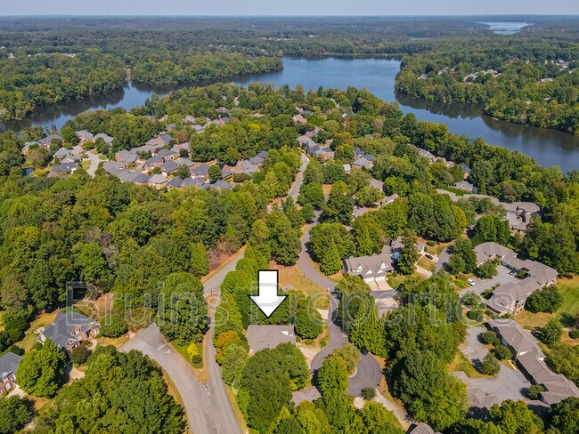 Building Photo - 8 Indigo Cove