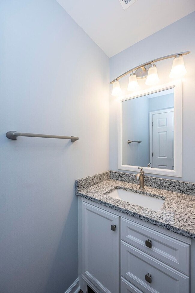 Building Photo - **COMPLETLEY RENOVATED** 4 Bed, 3 Bath Home In Summerville!!