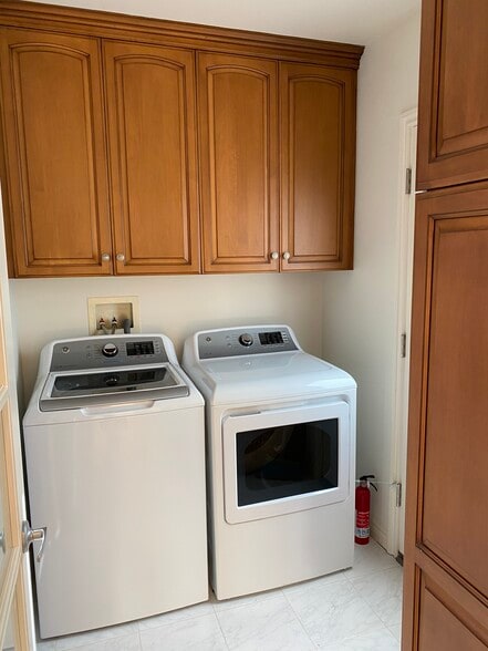 New washer & Dryer - 5914 Flambeau Rd