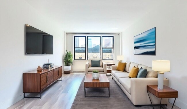 Building Photo - 220 E 26th St