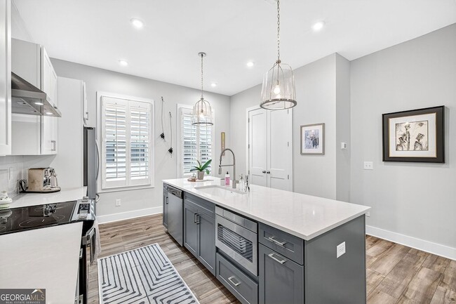 Building Photo - 4465 Dalston Dr