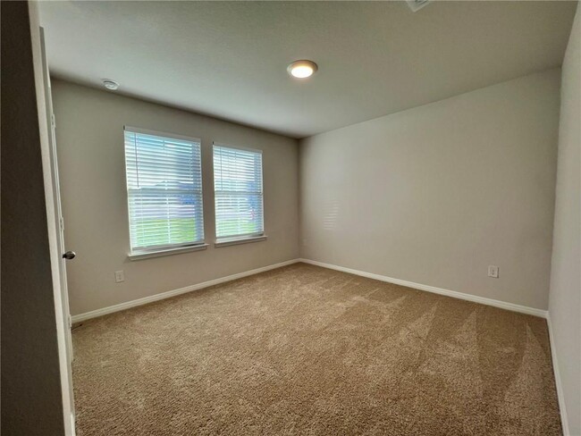 Building Photo - 20000 Price Daniel Dr