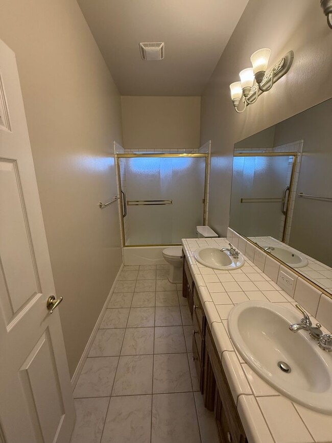 Building Photo - Beautiful 4-Bedroom Home with Office and S...