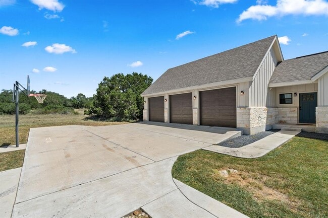 Building Photo - 208 Co Rd 100
