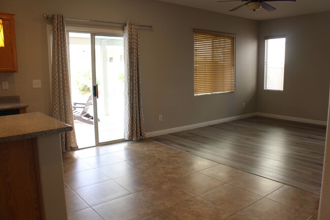 Building Photo - BEAUTIFUL 4 BEDROOM HOME WITH A POOL!