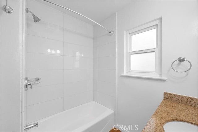 Building Photo - 353 Cres