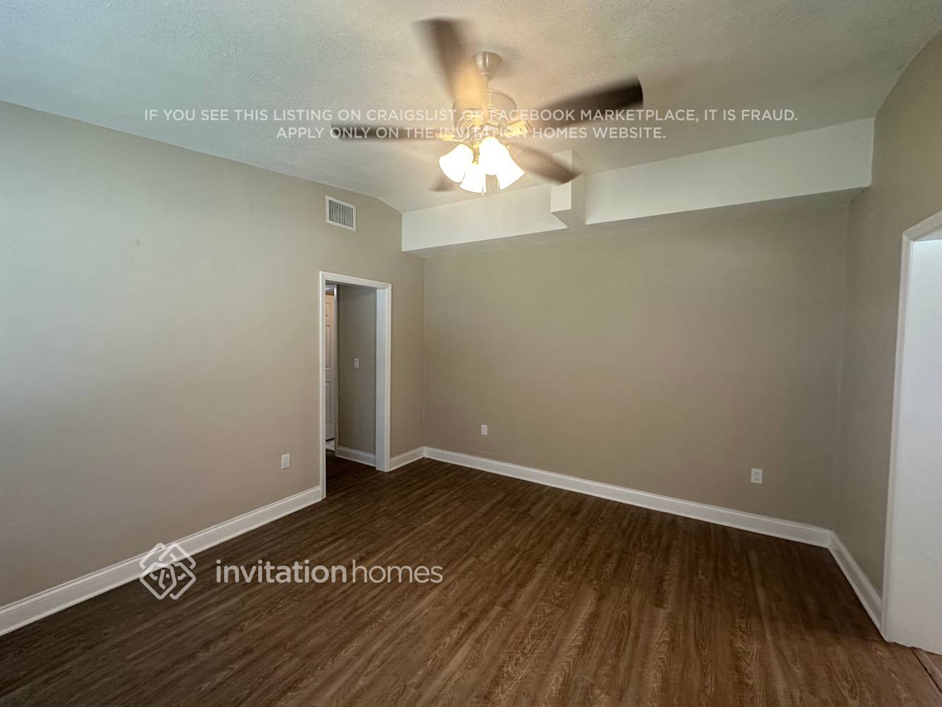 Building Photo - 3621 Sutton Dr