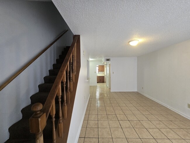 Building Photo - 116 Oak Ridge Ave