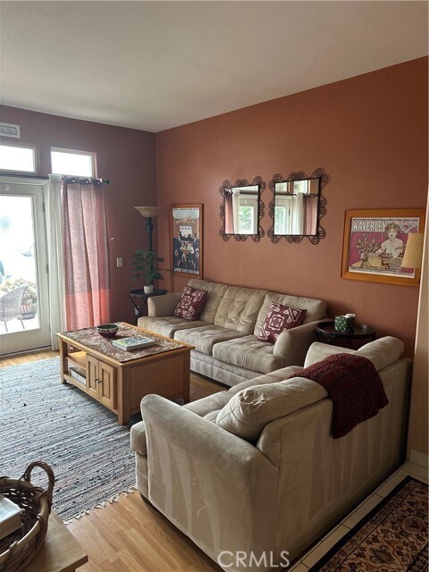 Building Photo - 610 Main St