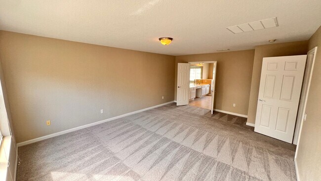 Building Photo - Spacious 4-Bedroom Home in HOA Community with Fantastic Amenities!