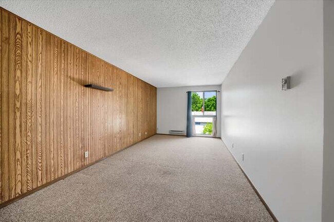 Building Photo - 925 30th Ave S