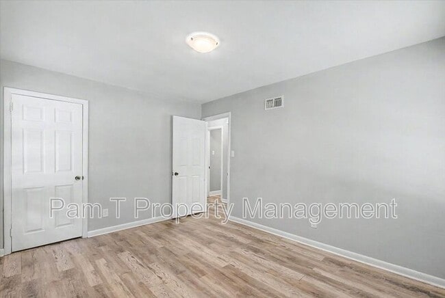Building Photo - 1719 E 59th St
