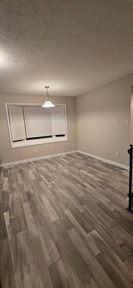 Building Photo - 804 Zadock Dr