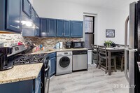 Building Photo - 1337 W Huron-3R