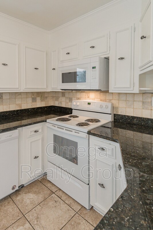 Building Photo - 1861 Gillespie Dr