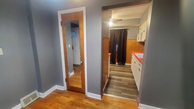 Building Photo - 3606 Dale Ave