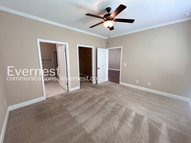 Building Photo - Spacious 3 Bed, 2.5 Bath Town Home with Garage and Patio | Pet Friendly | Available Now!