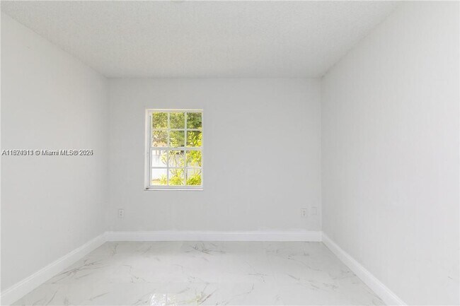 Building Photo - 18420 SW 77th Ct