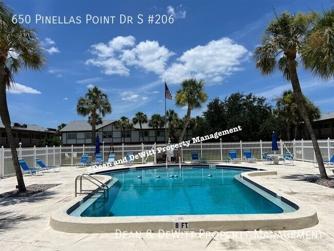 Building Photo - 650 Pinellas Point Dr S