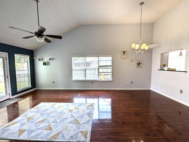 Building Photo - 431 Sandy Ridge Cir