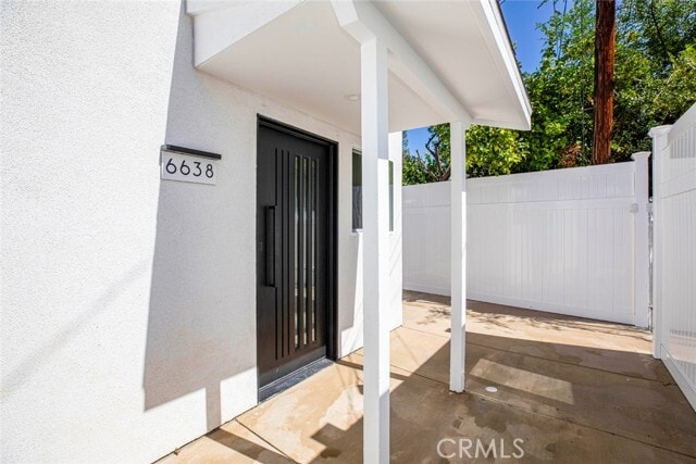 Building Photo - 6638 Lindley Ave