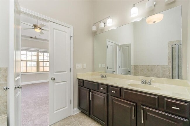 Building Photo - 2256 Tenor Ln