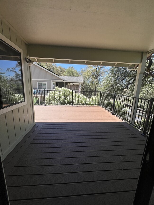 Building Photo - 17909 Huckleberry Dr
