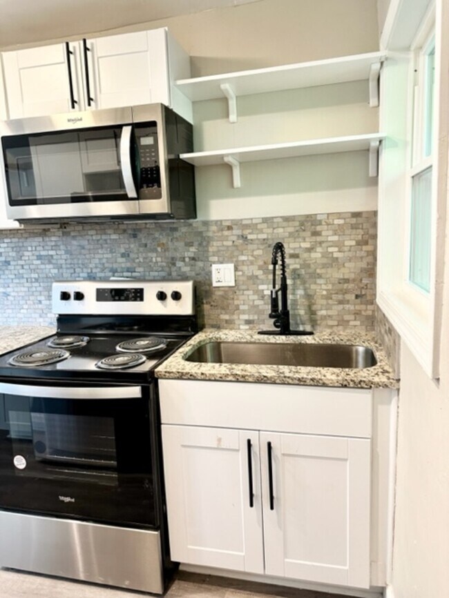 Building Photo - 919 Hobson