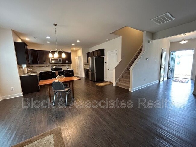 Building Photo - 1464 Land Grv Dr