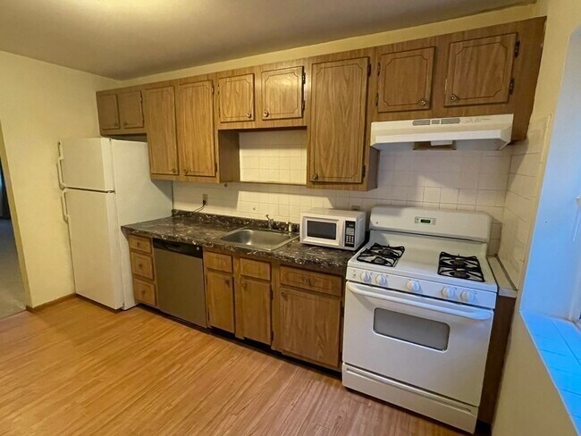 Building Photo - 44 Bayberry Dr