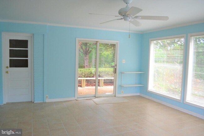 Building Photo - 3809 Whispering Ln