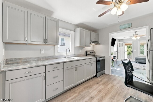 Building Photo - 14 N Glen Ave
