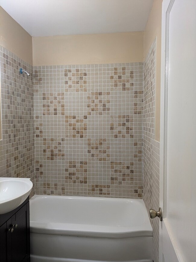 Building Photo - 7142 Martins Siding Rd