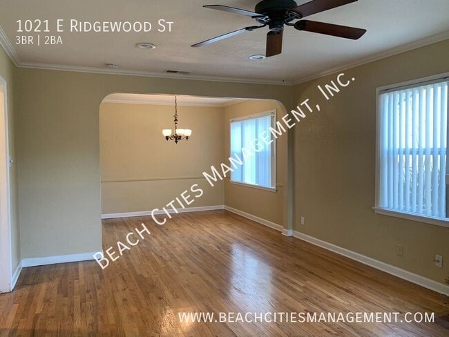 Building Photo - 1021 E Ridgewood St