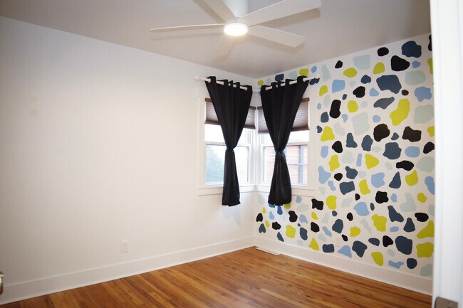 Building Photo - 4811 W Rose Hl St