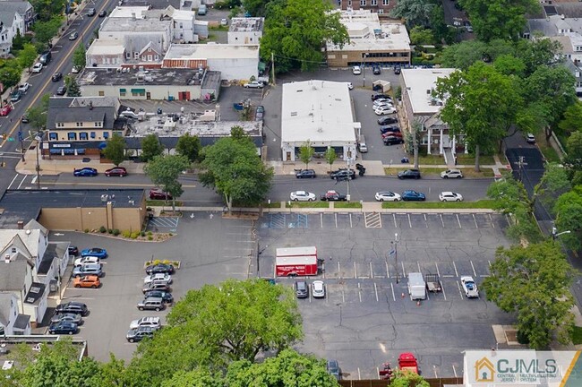 Building Photo - 139 Raritan Ave