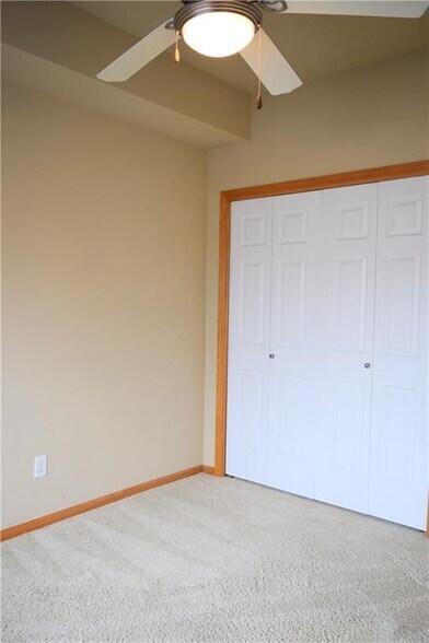 Building Photo - 1815 SW White Birch Cir #5